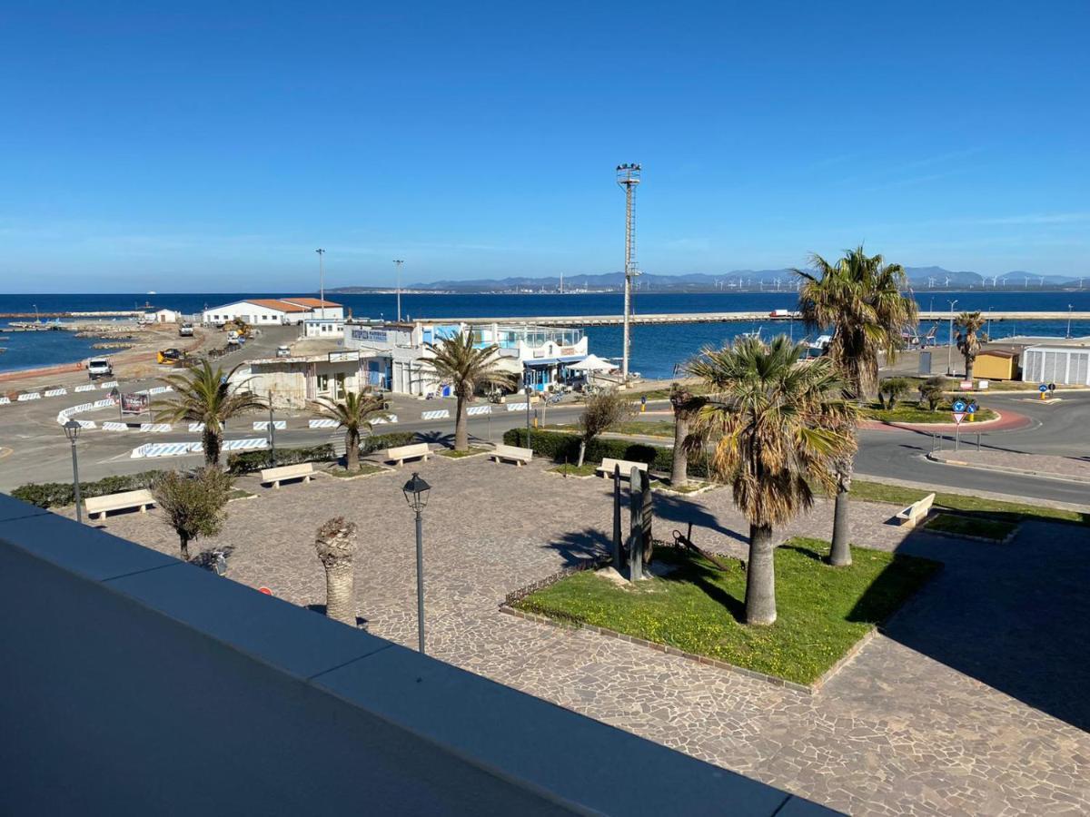 Apartamento Attici Con Terrazzo Vista Mare Calasetta Exterior foto