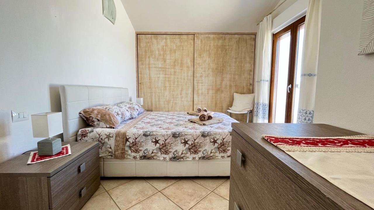 Apartamento Attici Con Terrazzo Vista Mare Calasetta Exterior foto