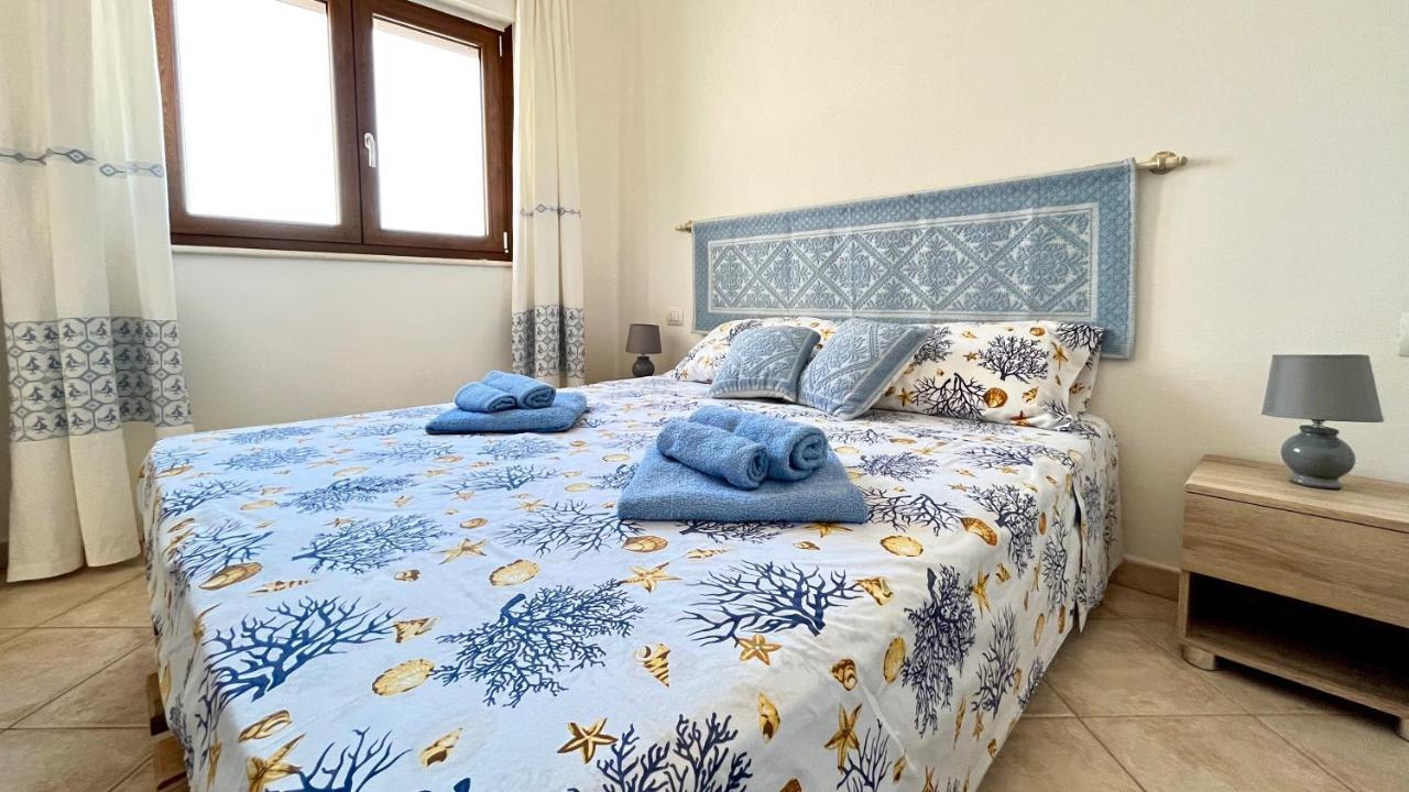 Apartamento Attici Con Terrazzo Vista Mare Calasetta Exterior foto