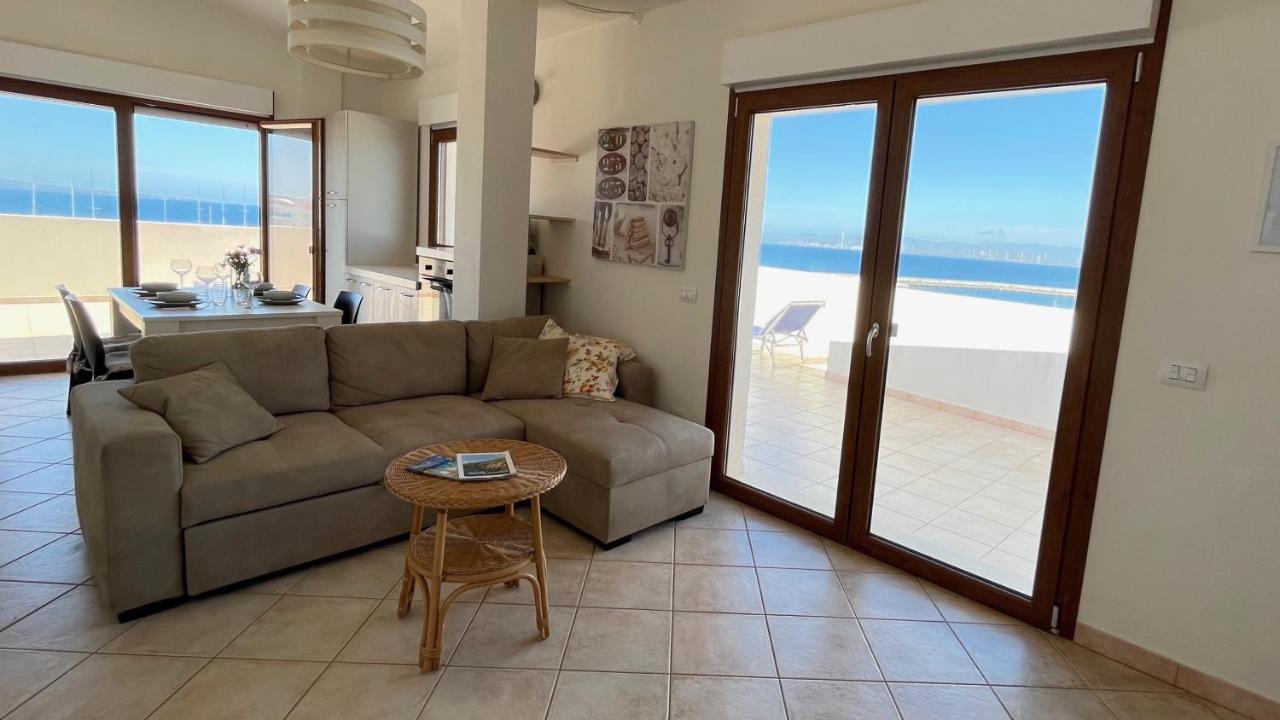 Apartamento Attici Con Terrazzo Vista Mare Calasetta Exterior foto