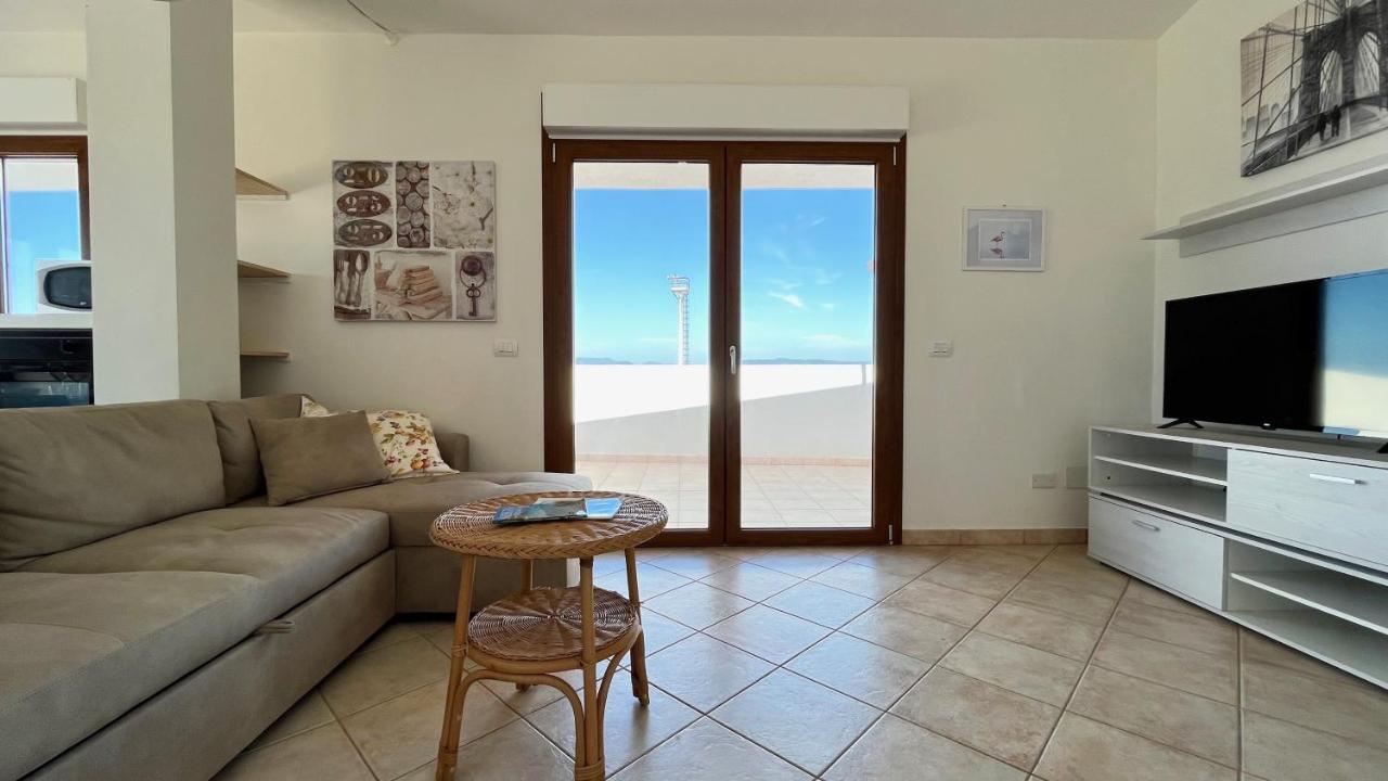 Apartamento Attici Con Terrazzo Vista Mare Calasetta Exterior foto