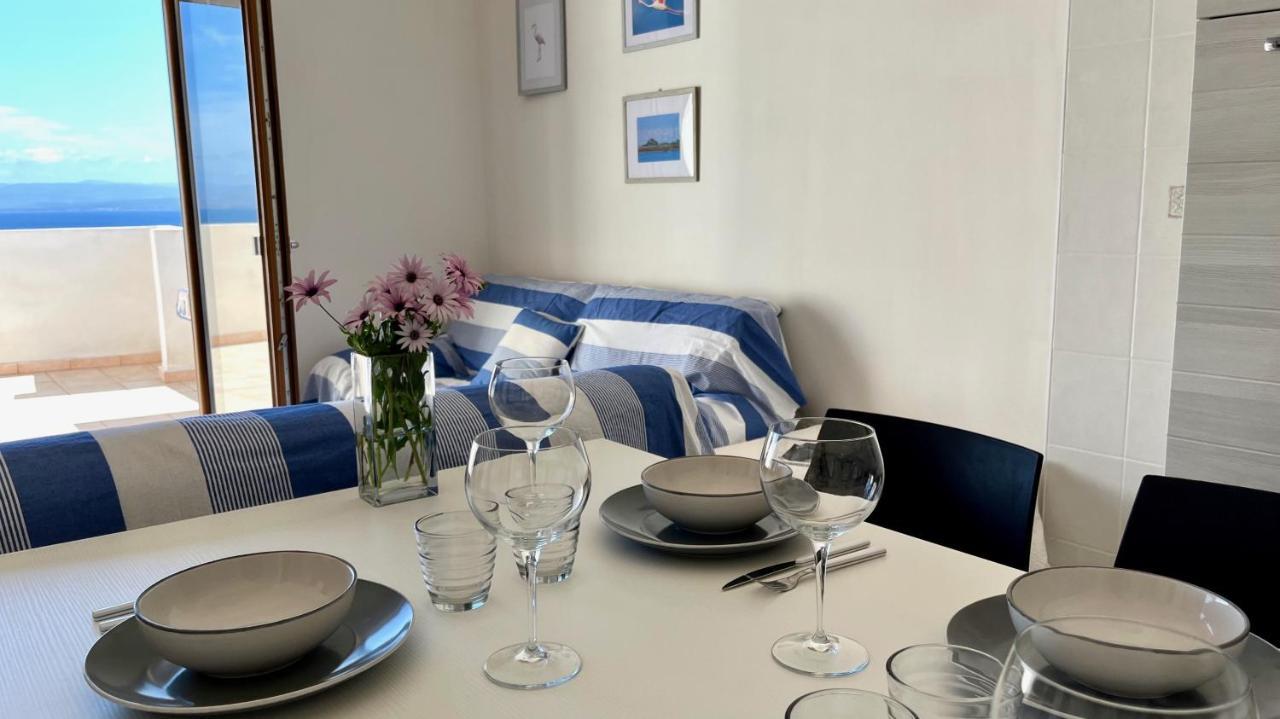 Apartamento Attici Con Terrazzo Vista Mare Calasetta Exterior foto