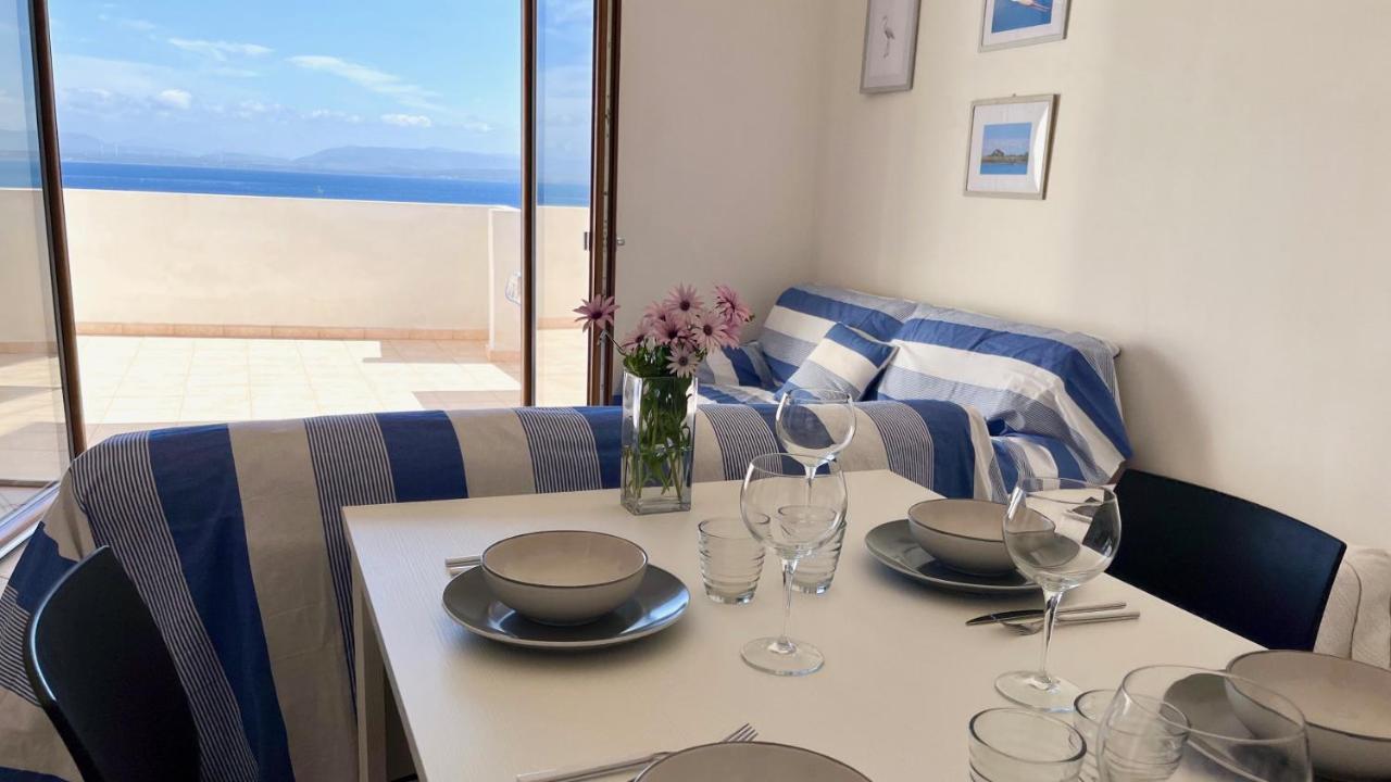 Apartamento Attici Con Terrazzo Vista Mare Calasetta Exterior foto