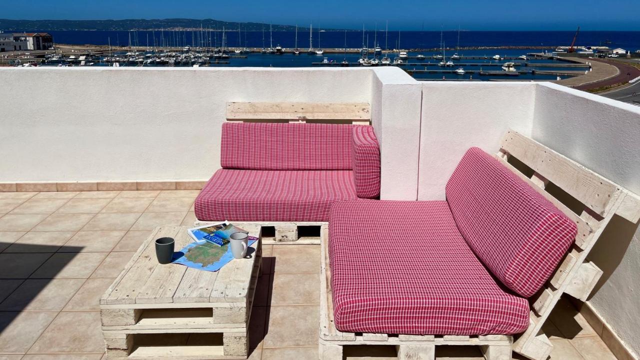 Apartamento Attici Con Terrazzo Vista Mare Calasetta Exterior foto