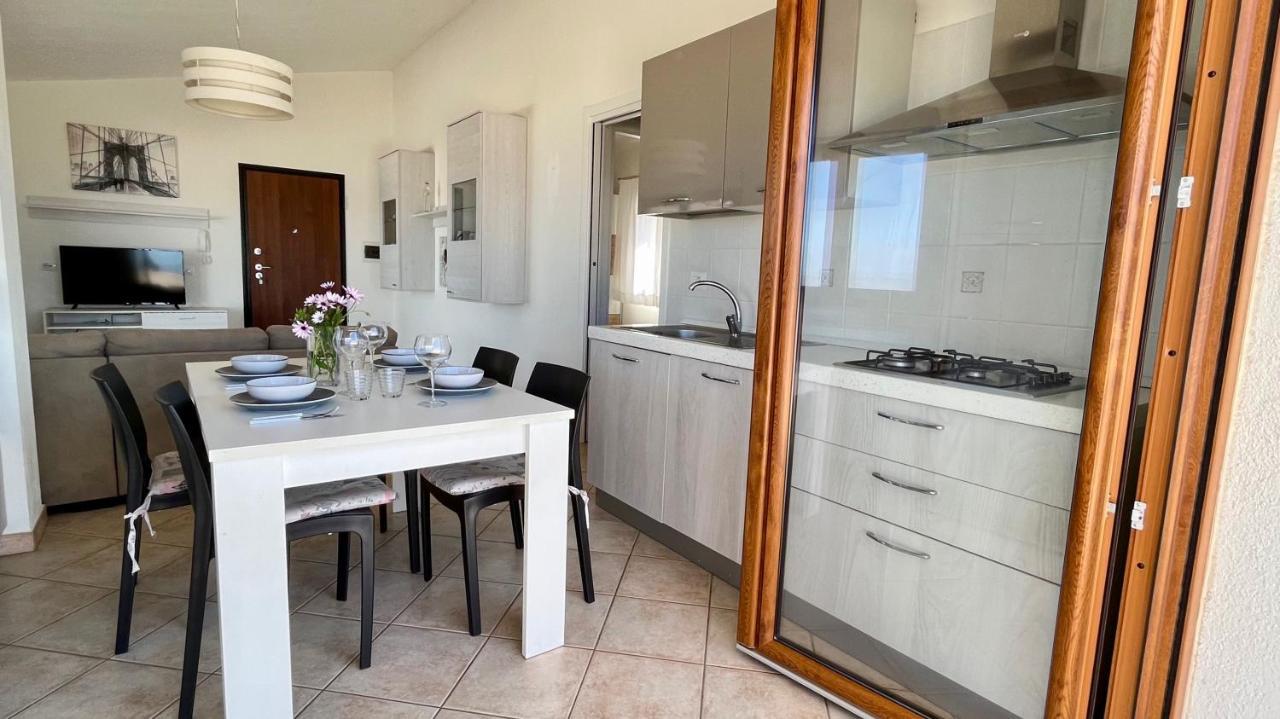 Apartamento Attici Con Terrazzo Vista Mare Calasetta Exterior foto