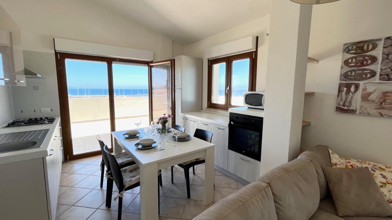 Apartamento Attici Con Terrazzo Vista Mare Calasetta Exterior foto