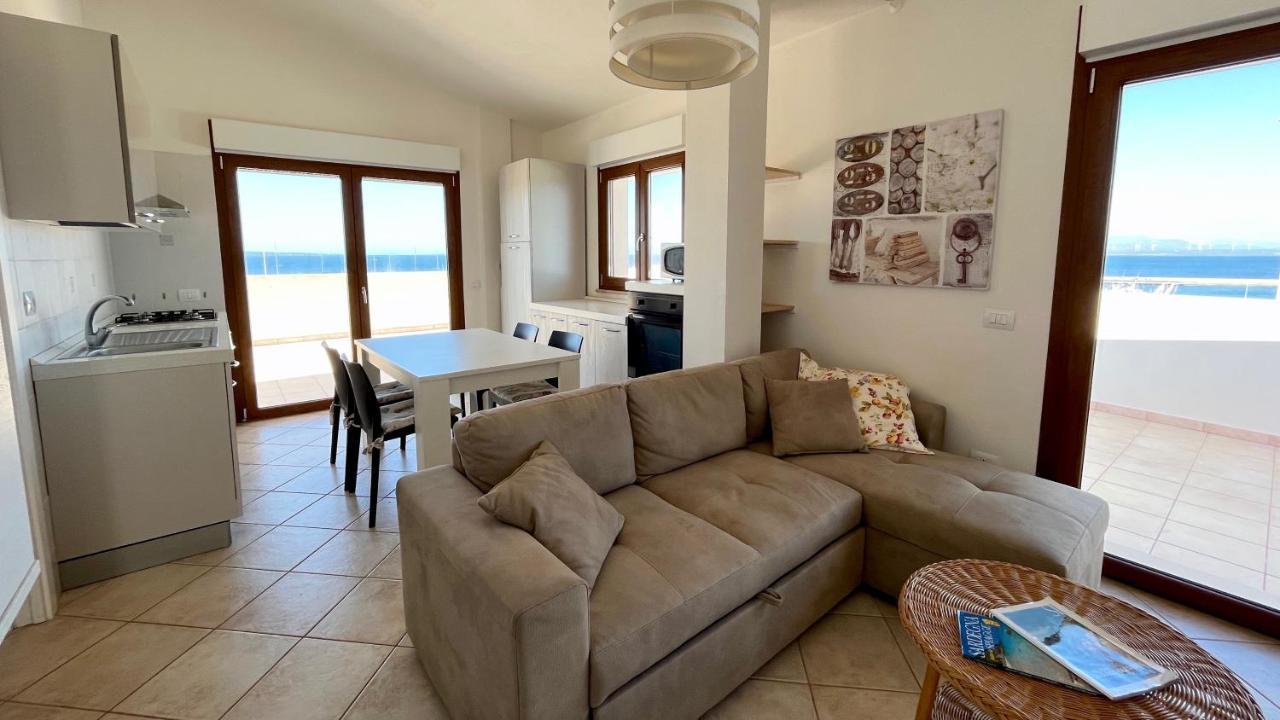 Apartamento Attici Con Terrazzo Vista Mare Calasetta Exterior foto