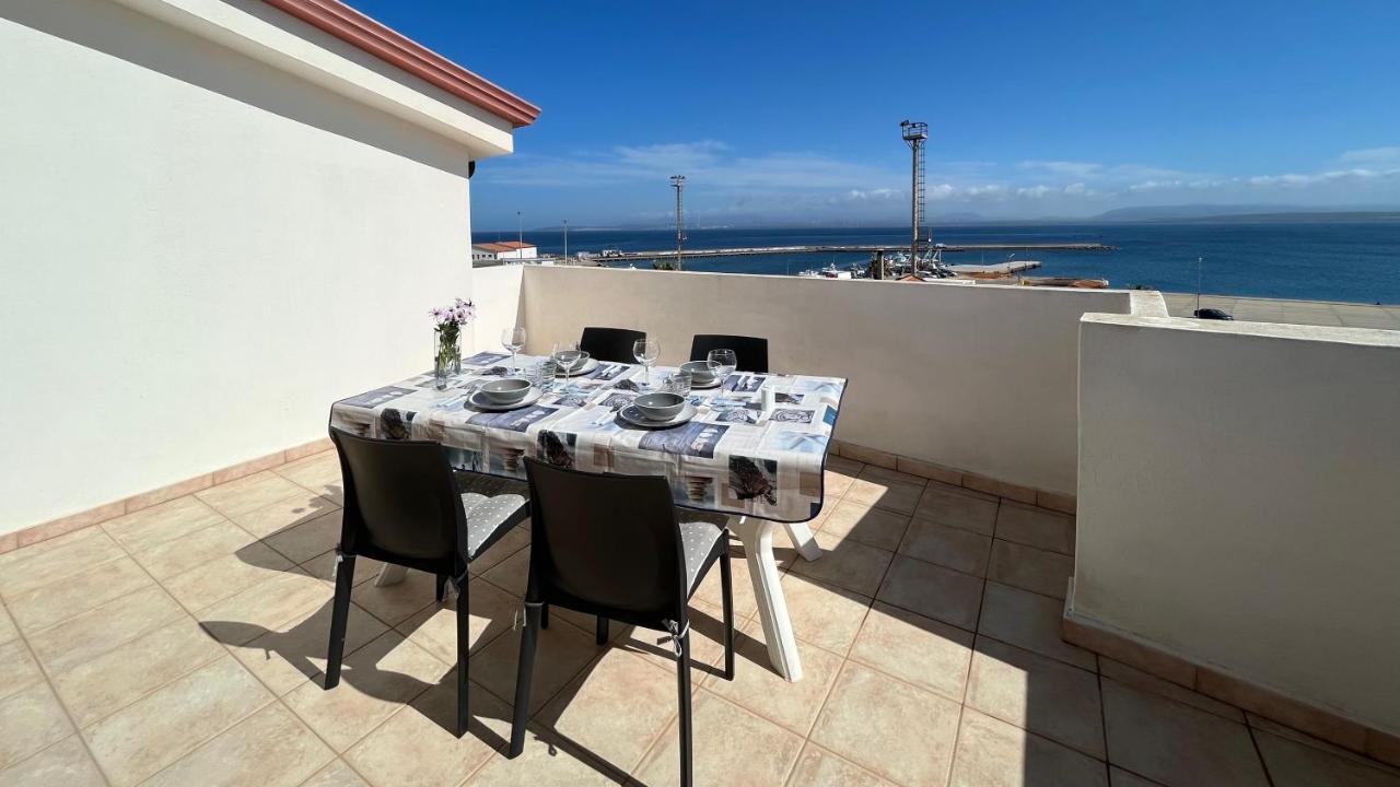 Apartamento Attici Con Terrazzo Vista Mare Calasetta Exterior foto