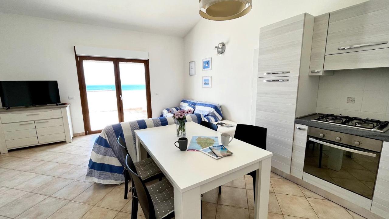 Apartamento Attici Con Terrazzo Vista Mare Calasetta Exterior foto